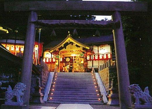 七夕夏まつり(鳥居越しの境内